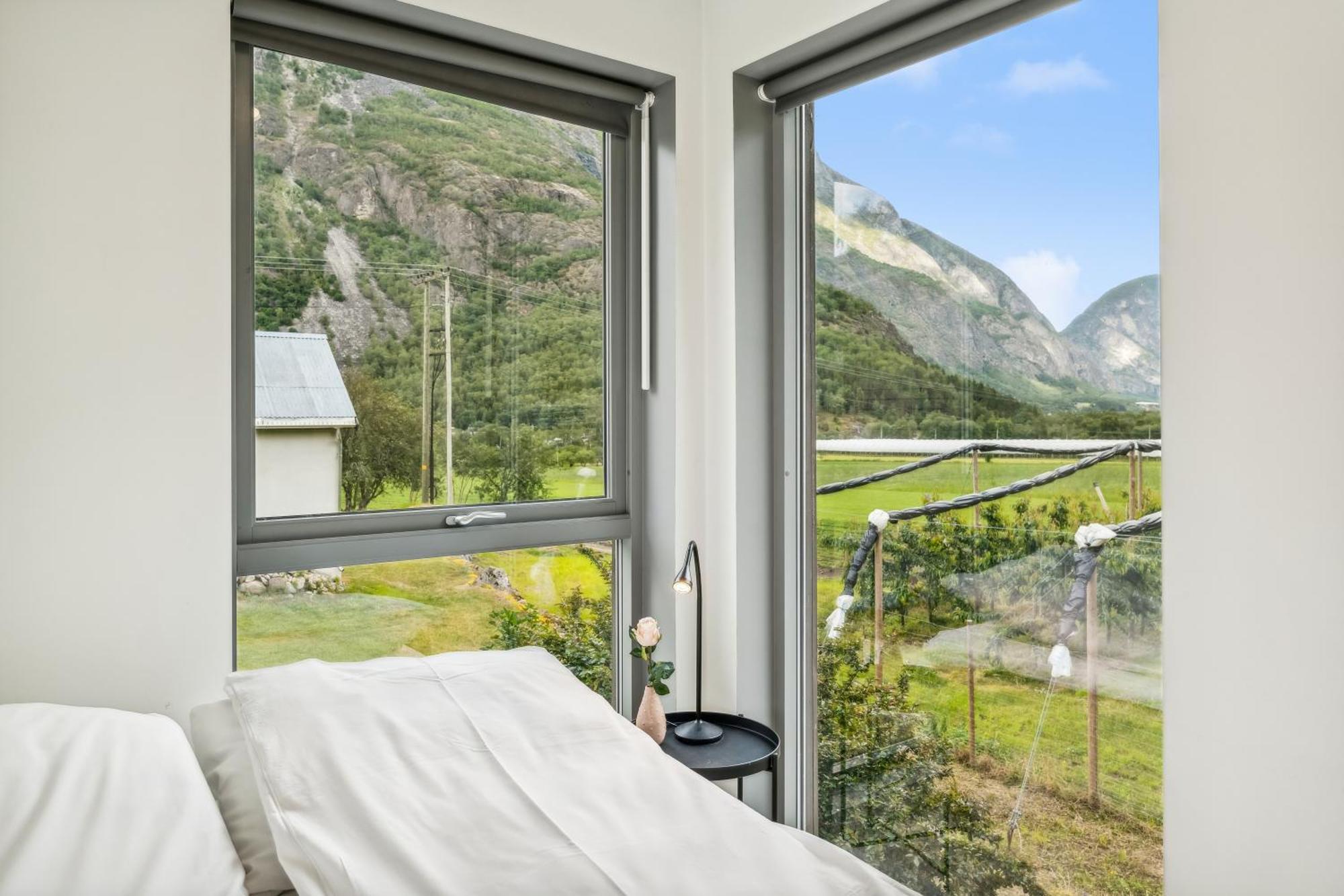 Jordeplegarden Holiday Home - Part Of A Farm - Two Buildings - Close To Flam Laerdalsoyri Exterior photo