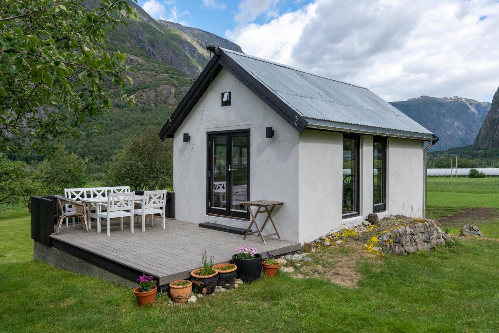 Jordeplegarden Holiday Home - Part Of A Farm - Two Buildings - Close To Flam Laerdalsoyri Exterior photo