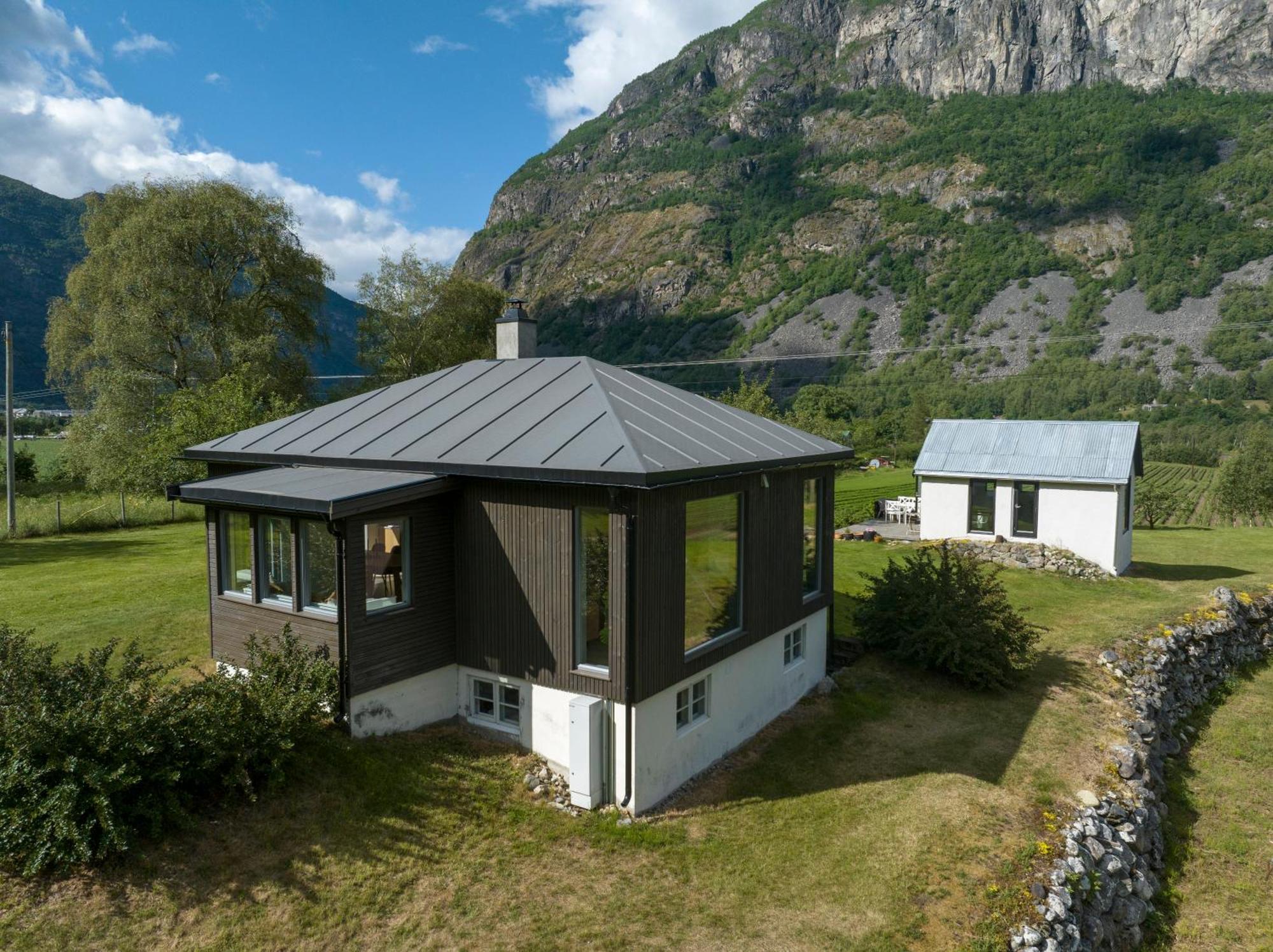 Jordeplegarden Holiday Home - Part Of A Farm - Two Buildings - Close To Flam Laerdalsoyri Exterior photo