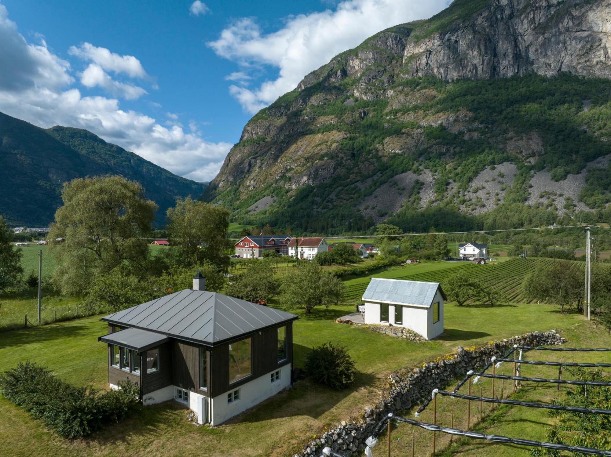 Jordeplegarden Holiday Home - Part Of A Farm - Two Buildings - Close To Flam Laerdalsoyri Exterior photo